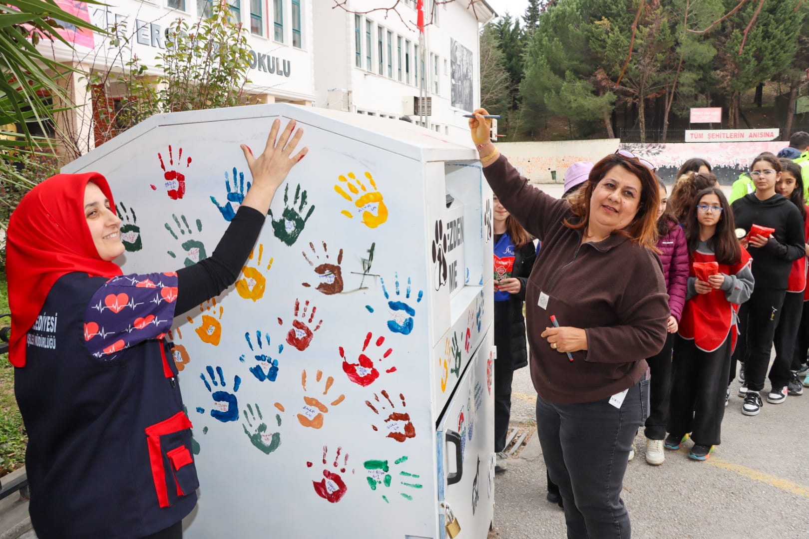 ÖĞRENCİLERDEN TAKDİR EDİLECEK DUYARLILIK 6 ÖĞRENCİLERDEN TAKDİR EDİLECEK DUYARLILIK