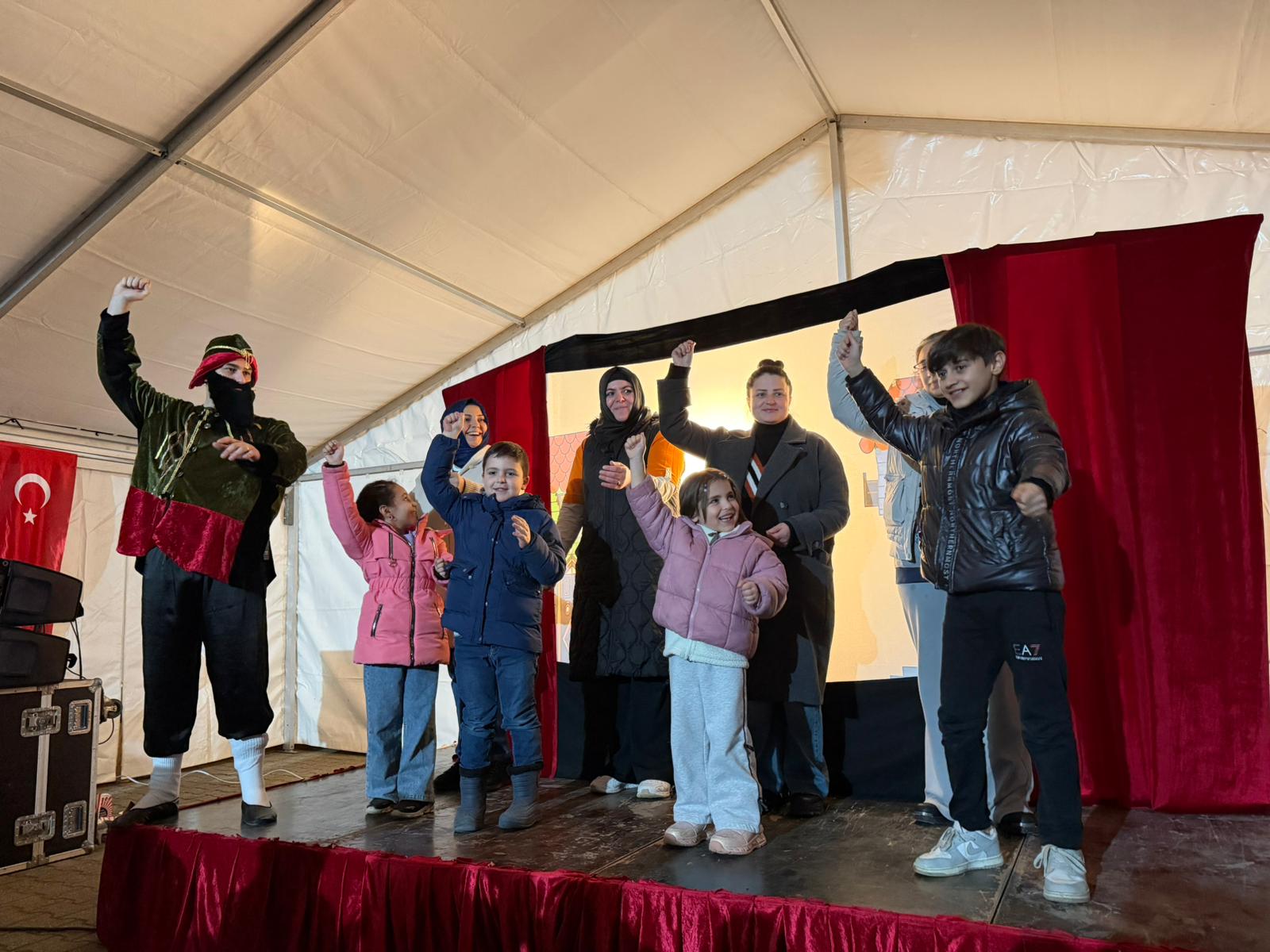 PAŞAKENT’TE GELENEKSEL GÖLGE OYUNU COŞKUSU