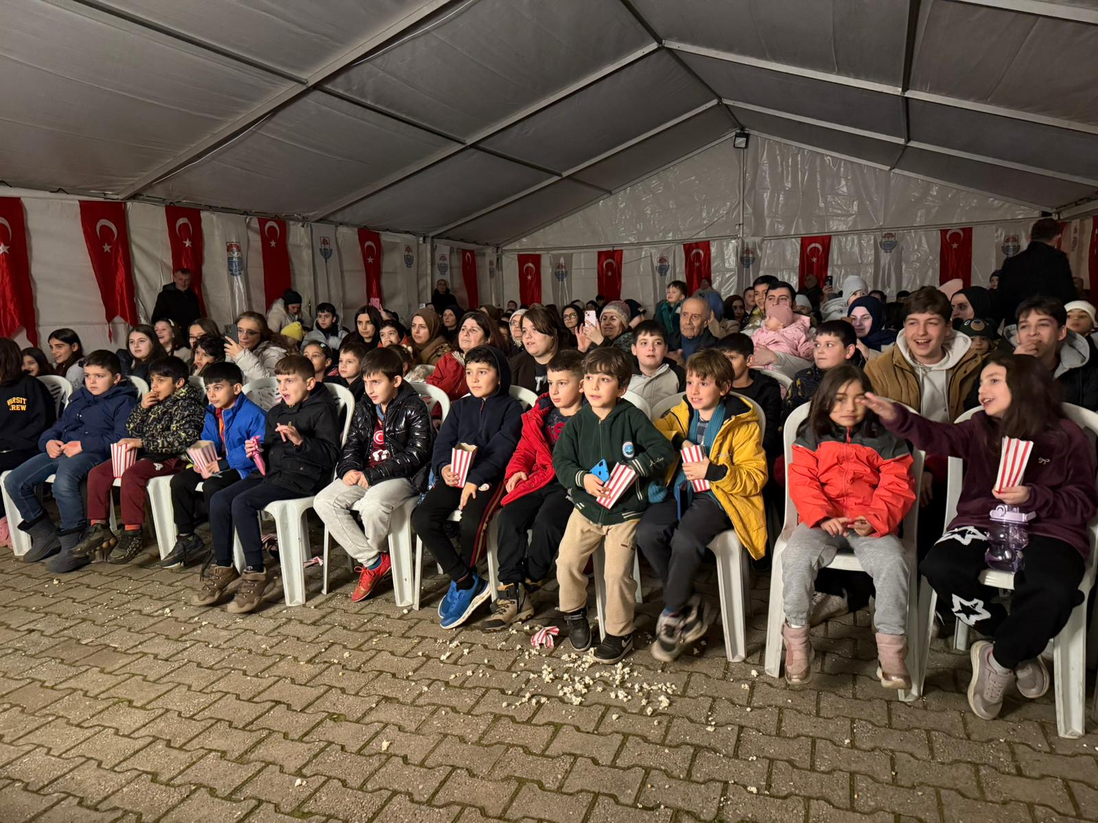 PAŞAKENT’TE GELENEKSEL GÖLGE OYUNU COŞKUSU