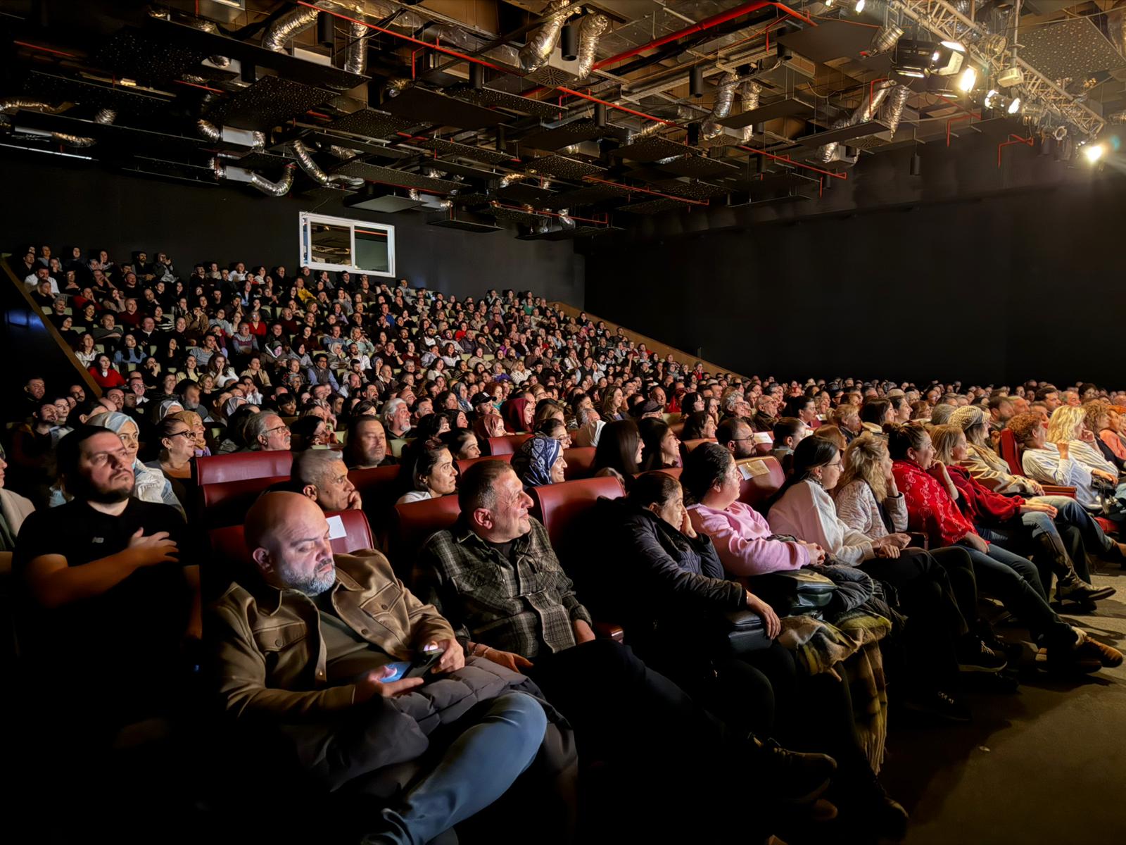 YALOVA’DA ‘SABOTAJ’ GÖSTERİSİNE YOĞUN İLGİ
