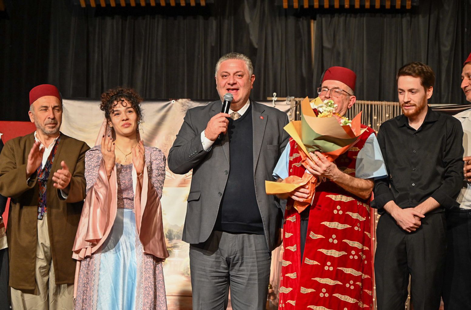 TAHİR İLE ZÜHRE SANATSEVERLERLE BULUŞTU 4 TAHİR İLE ZÜHRE SANATSEVERLERLE BULUŞTU