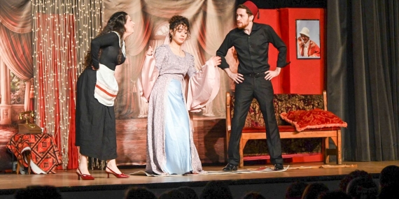 TAHİR İLE ZÜHRE SANATSEVERLERLE BULUŞTU