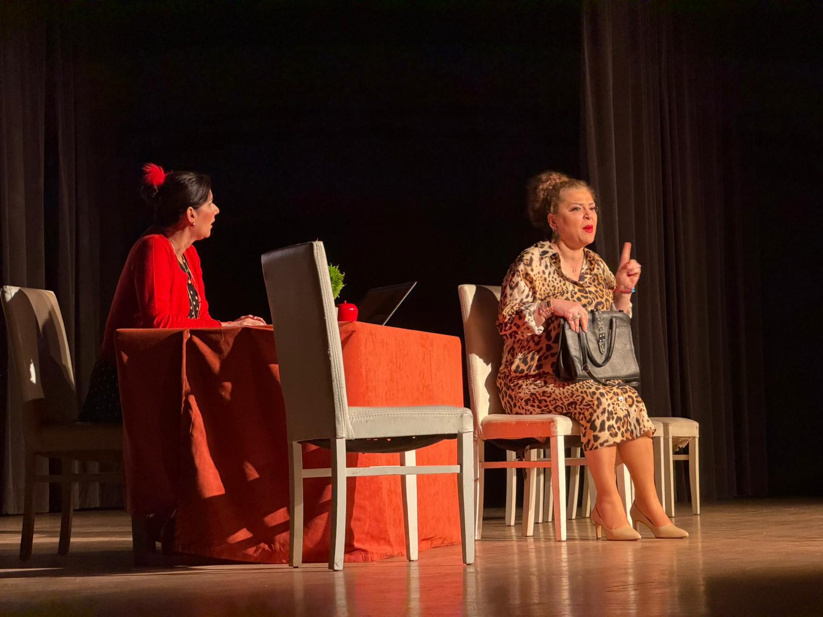 YALOVA’DA TİYATRO ŞÖLENİ FİNALE HAZIRLANIYOR 5 YALOVA’DA TİYATRO ŞÖLENİ FİNALE HAZIRLANIYOR