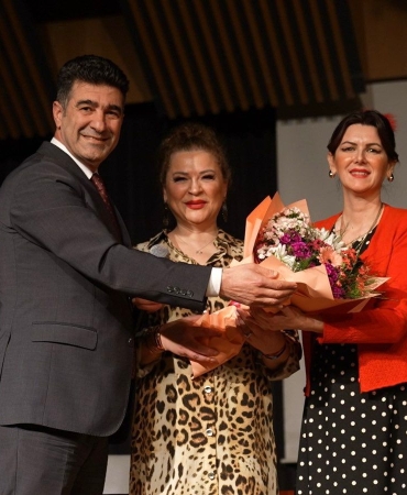 YALOVA’DA TİYATRO ŞÖLENİ FİNALE HAZIRLANIYOR