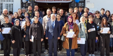 YALOVA’DA MATEMATİK COŞKUSU: ALİ KUŞÇU MATEMATİK YARIŞMASI YOĞUN KATILIMLA GERÇEKLEŞTİ