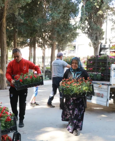 ÇİFTLİKKÖY BAYRAMA HAZIR