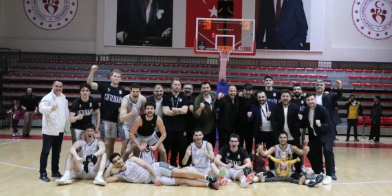 ÇİFTLİKKÖY BELEDİYE PLAY-OFF’A HAZIR