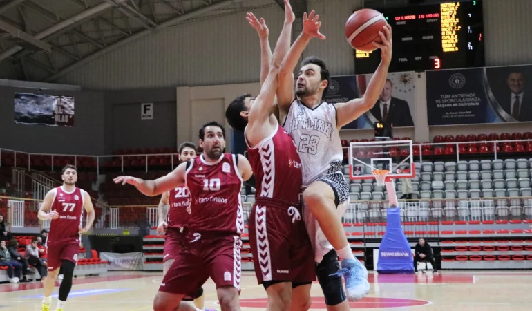 ÇİFTLİKKÖY BELEDİYE’DEN PLAY-OFF ÖNCESİ İTÜ ZAFERİ (80-60)