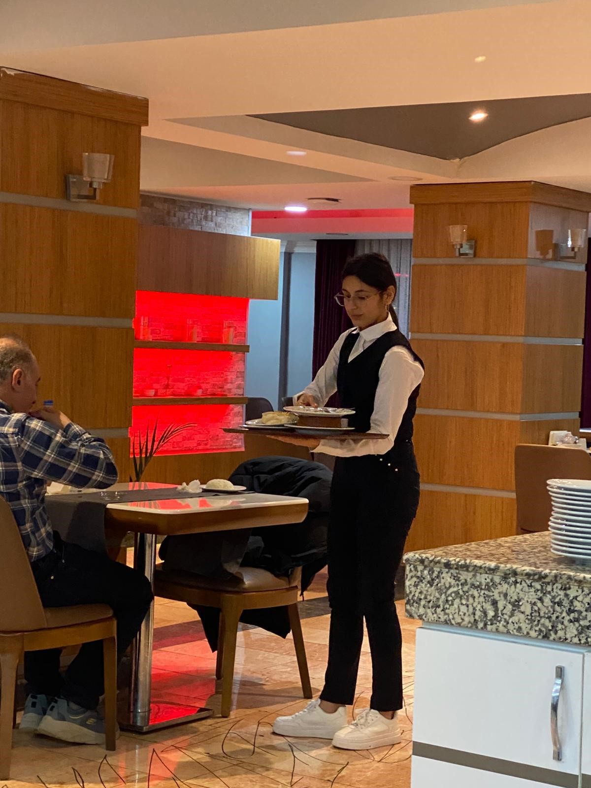 Romanyalı Öğrenciler Erasmus+ Kapsamında Yalova’da Staj Yapıyor