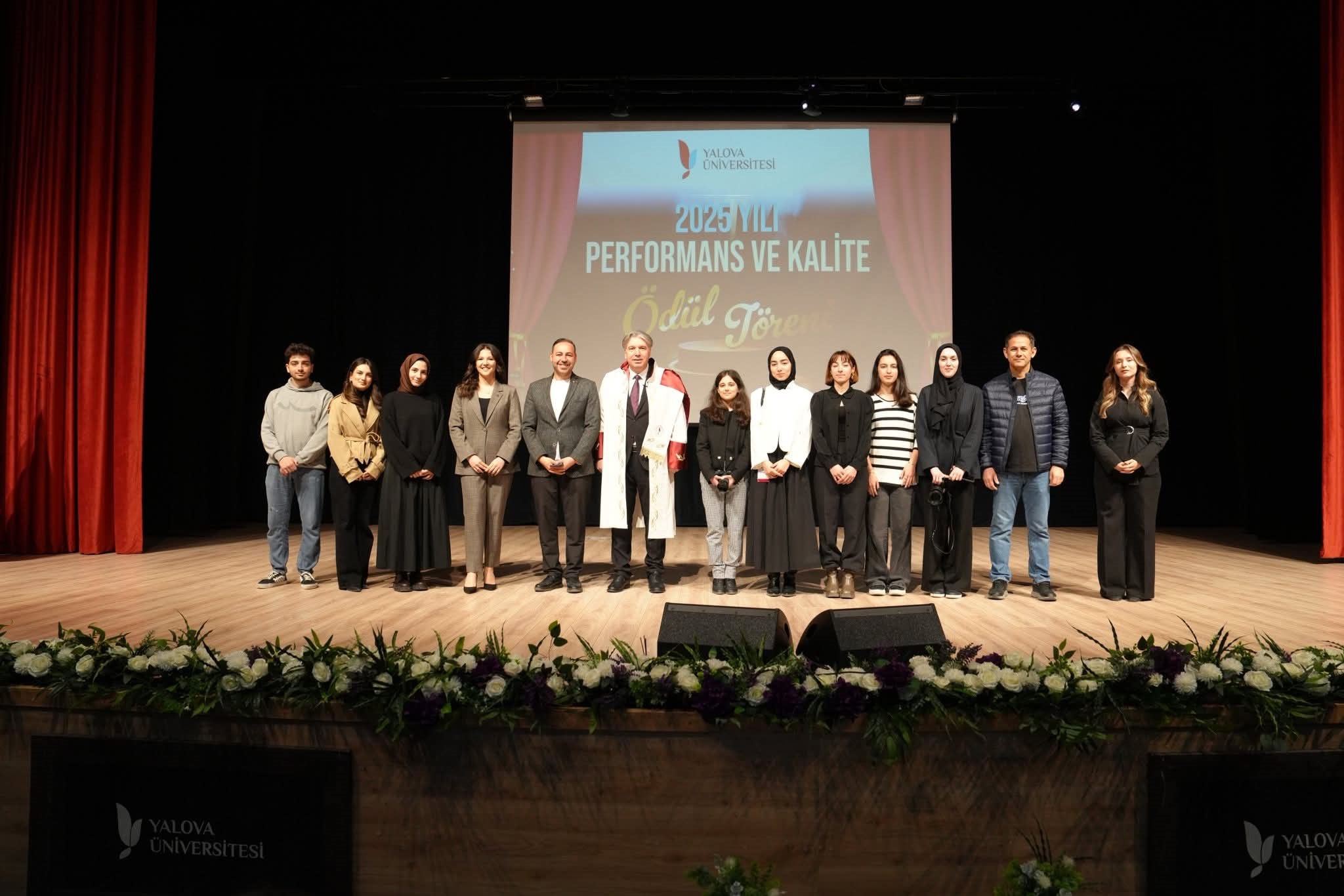 Yalova Üniversitesi 2025 Yılı Performans ve Kalite Ödülleri Sahiplerini Buldu 8 Yalova Üniversitesi 2025 Yılı Performans ve Kalite Ödülleri Sahiplerini Buldu