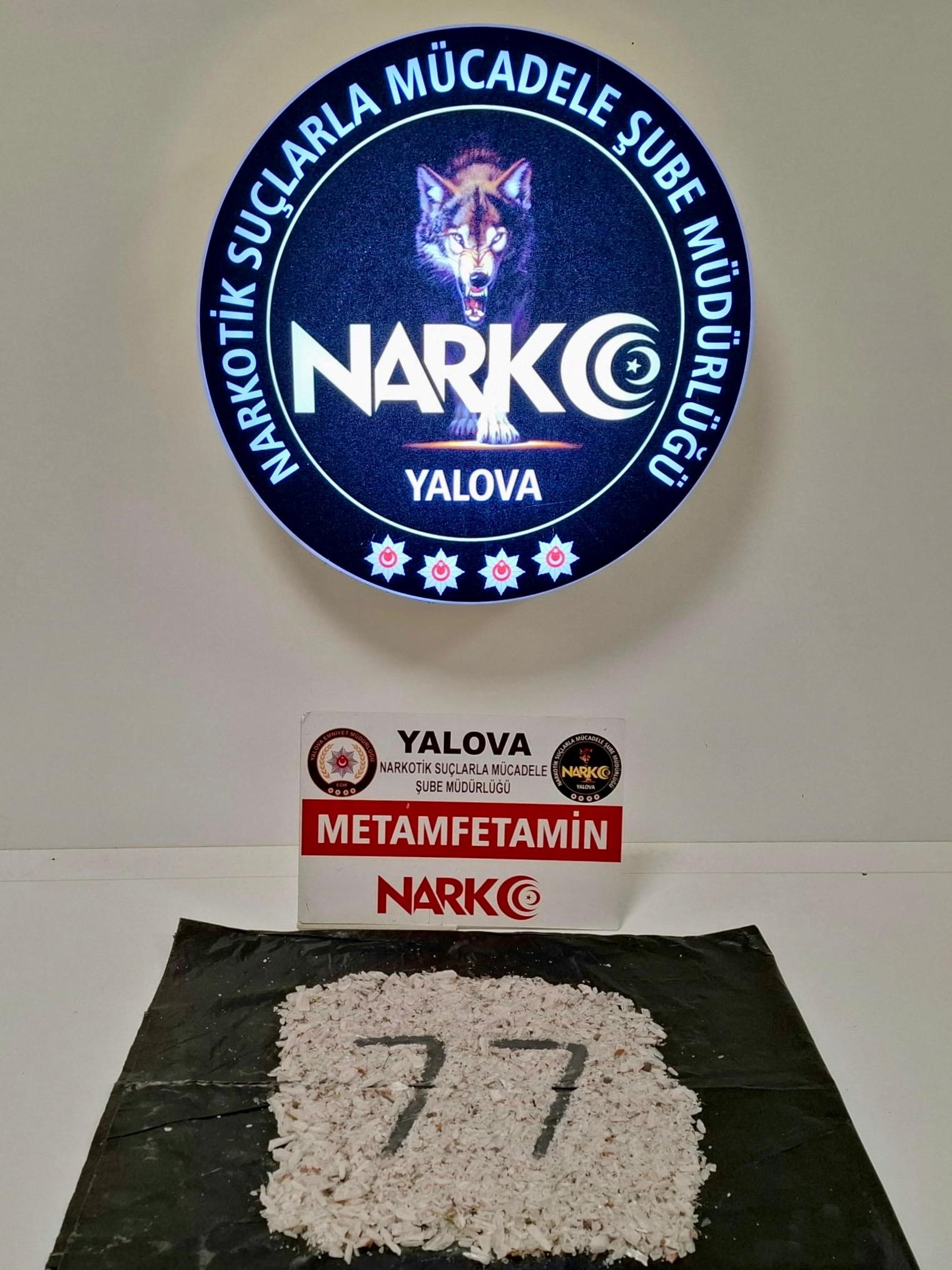 Yalova Merkezli Narkotik Operasyonu: 4 Tutuklama, Uyuşturucu ve Silah Ele Geçirildi 5 Yalova Merkezli Narkotik Operasyonu: 4 Tutuklama, Uyuşturucu ve Silah Ele Geçirildi