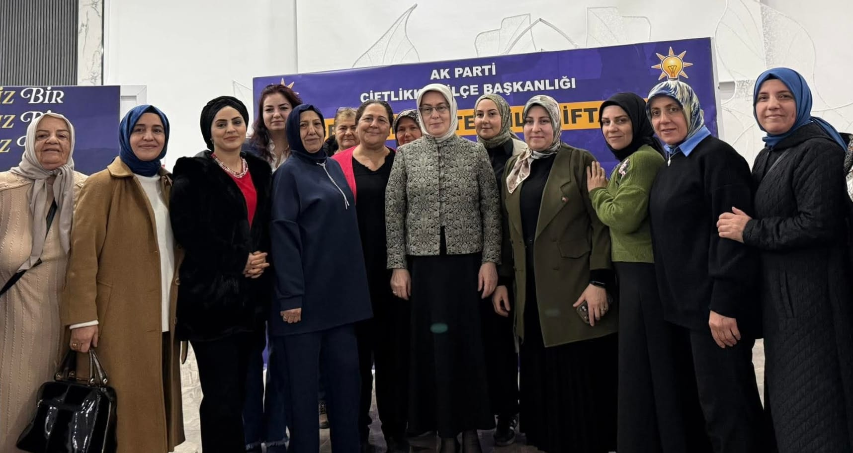 AK Parti Çiftlikköy Teşkilatı Geleneksel İftar Sofrasında Buluştu 6 AK Parti Çiftlikköy Teşkilatı Geleneksel İftar Sofrasında Buluştu