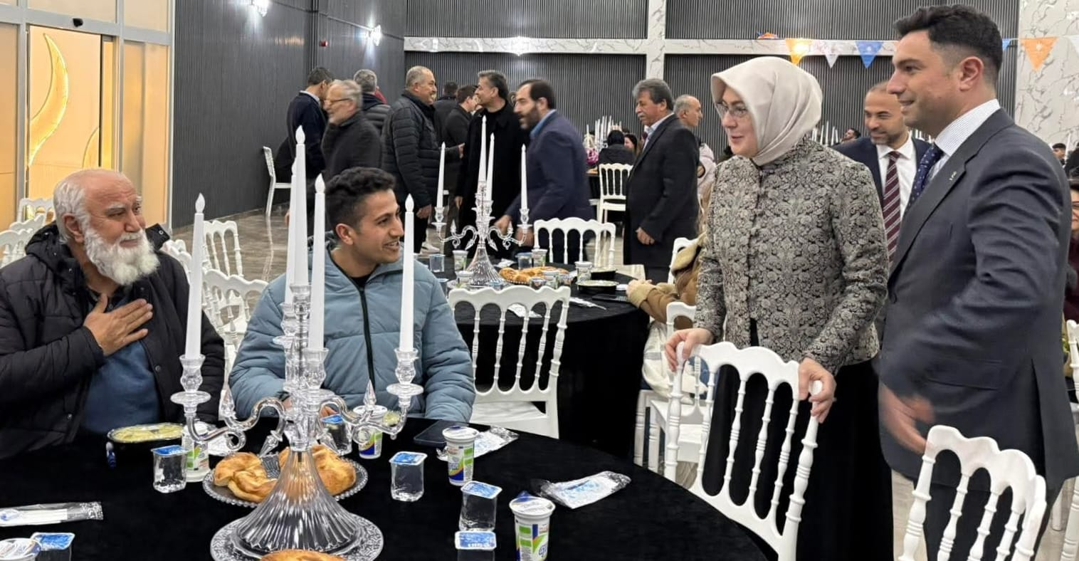 AK Parti Çiftlikköy Teşkilatı Geleneksel İftar Sofrasında Buluştu 8 AK Parti Çiftlikköy Teşkilatı Geleneksel İftar Sofrasında Buluştu