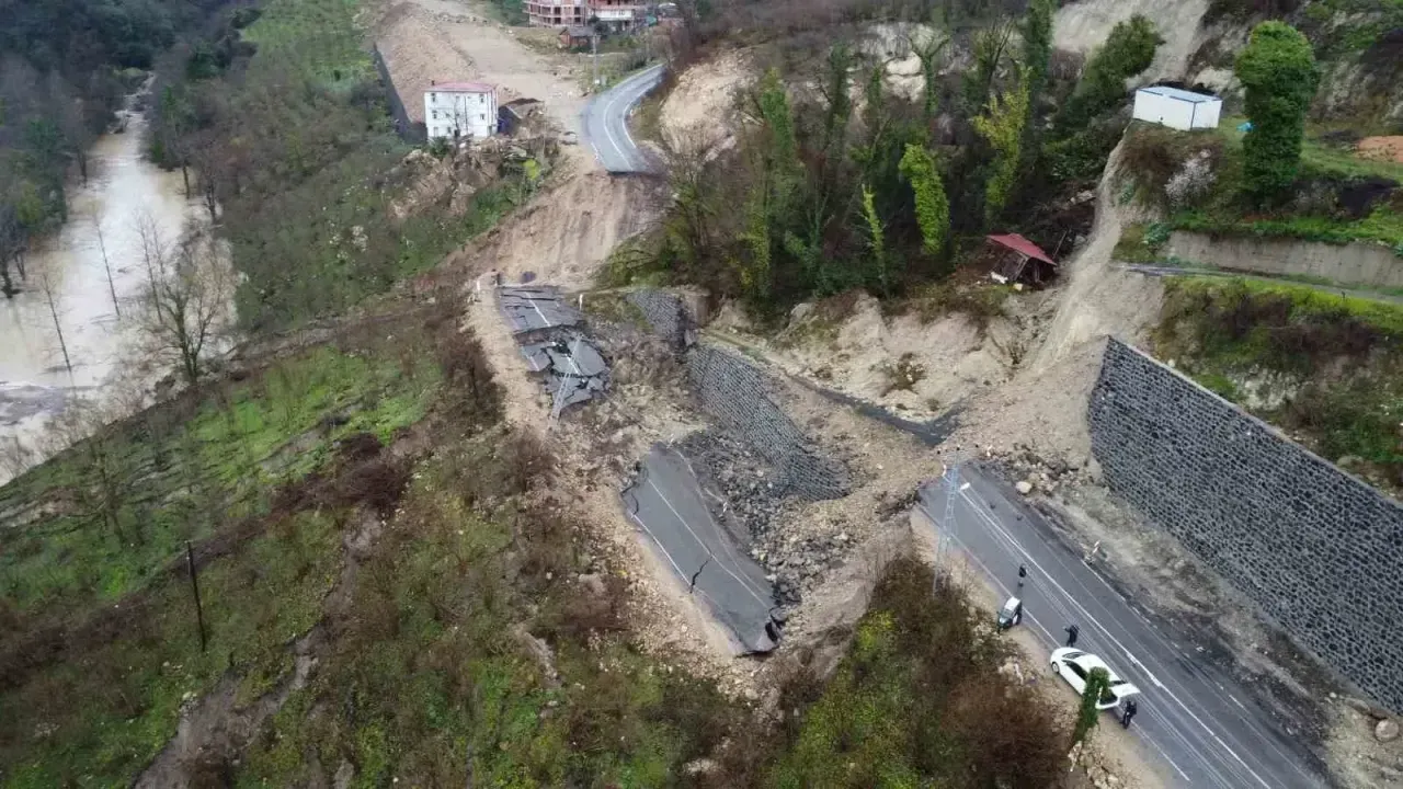 Ordu’da Heyelan Alarmı: Vali Muammer Erol Sahada İncelemelerde Bulundu