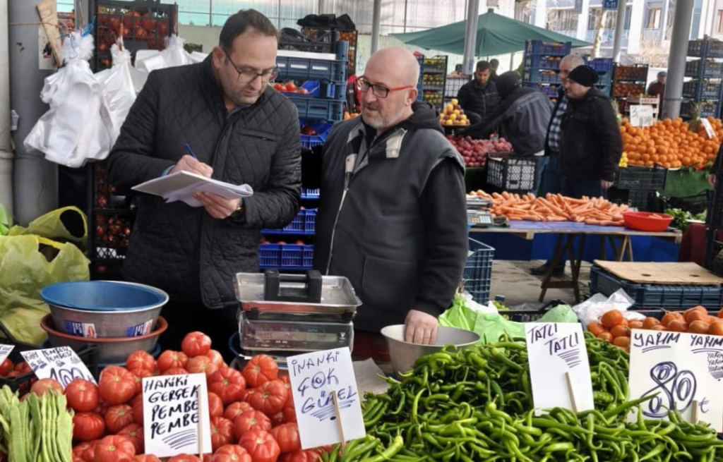 YALOVA BELEDİYESİ’NDEN PAZAR YERLERİNDE ÖLÇÜ VE TARTI DENETİMİ