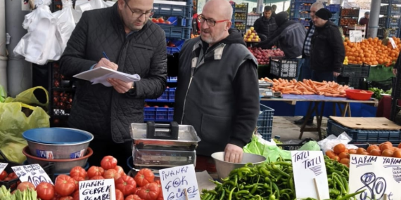 YALOVA BELEDİYESİ’NDEN PAZAR YERLERİNDE ÖLÇÜ VE TARTI DENETİMİ