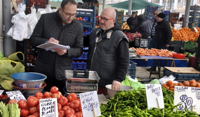 YALOVA BELEDİYESİ’NDEN PAZAR YERLERİNDE ÖLÇÜ VE TARTI DENETİMİ