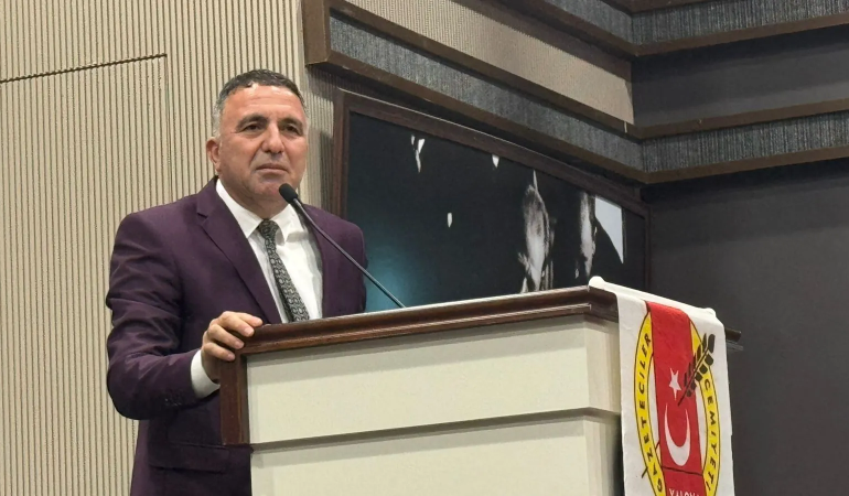 Şimdi Tam Zamanı – Ayhan Polat’ın 30 Yıllık Gazetecilik Mücadelesi 1 Şimdi Tam Zamanı – Ayhan Polat’ın 30 Yıllık Gazetecilik Mücadelesi