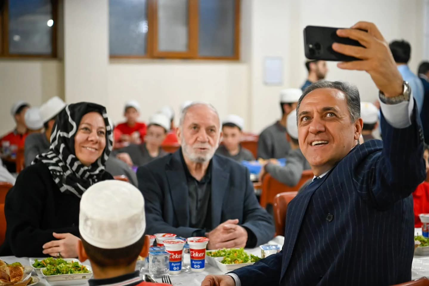 Adalı Hafız Ahmet Hızal Erkek Yatılı Kur’an Kursu’nda Anlamlı İftar Buluşması 5 Adalı Hafız Ahmet Hızal Erkek Yatılı Kur’an Kursu’nda Anlamlı İftar Buluşması