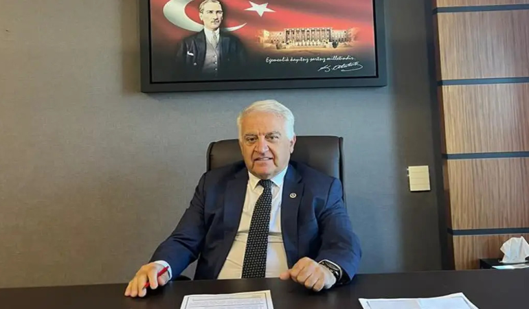 Tahsin Becan Yalova’nın İl Halk Kütüphanesi Sorununu TBMM Gündemine Taşıdı