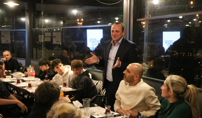 BAŞKAN YELE ŞAMPİYON U-14’LERLE İFTARDA BULUŞTU