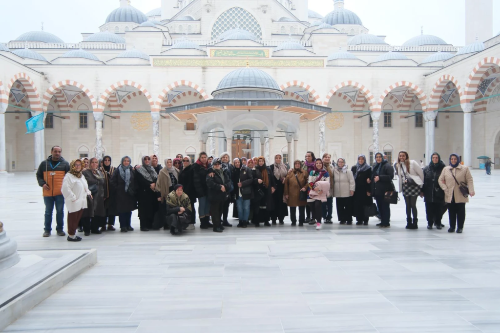 ÇİFTLİKKÖYLÜ KADINLAR İSTANBUL CAMİLERİ TURU’NDA