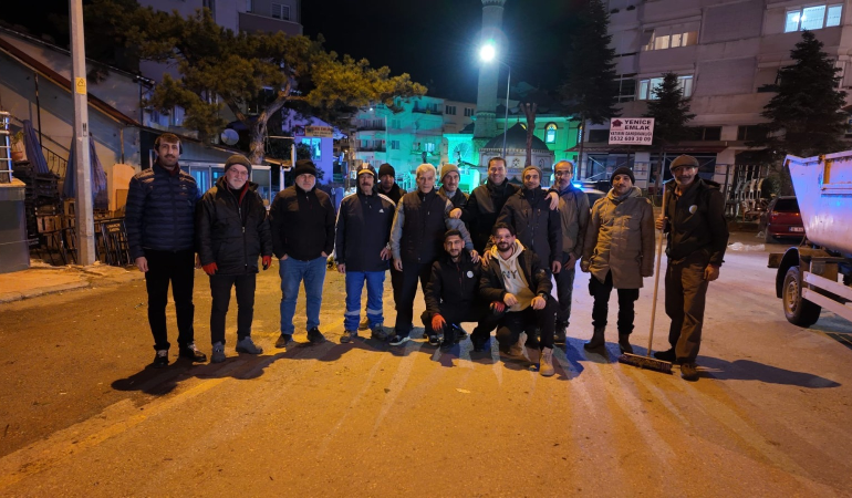 Çınarcık’ta Pazar Atıkları Gübreye Dönüşüyor: Organik Atıklar Toprağa Can Olacak