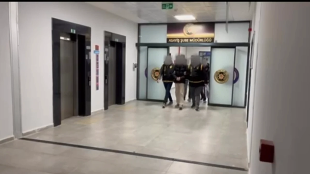 Sahte Polis ve Savcı Operasyonu: 1,8 Milyon TL’lik Vurgunda 2 Kişi Tutuklandı