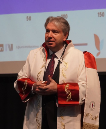 Yalova Üniversitesi 2025 Yılı Performans ve Kalite Ödülleri Sahiplerini Buldu