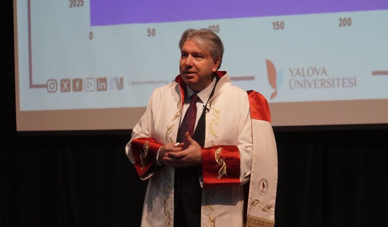 Yalova Üniversitesi 2025 Yılı Performans ve Kalite Ödülleri Sahiplerini Buldu