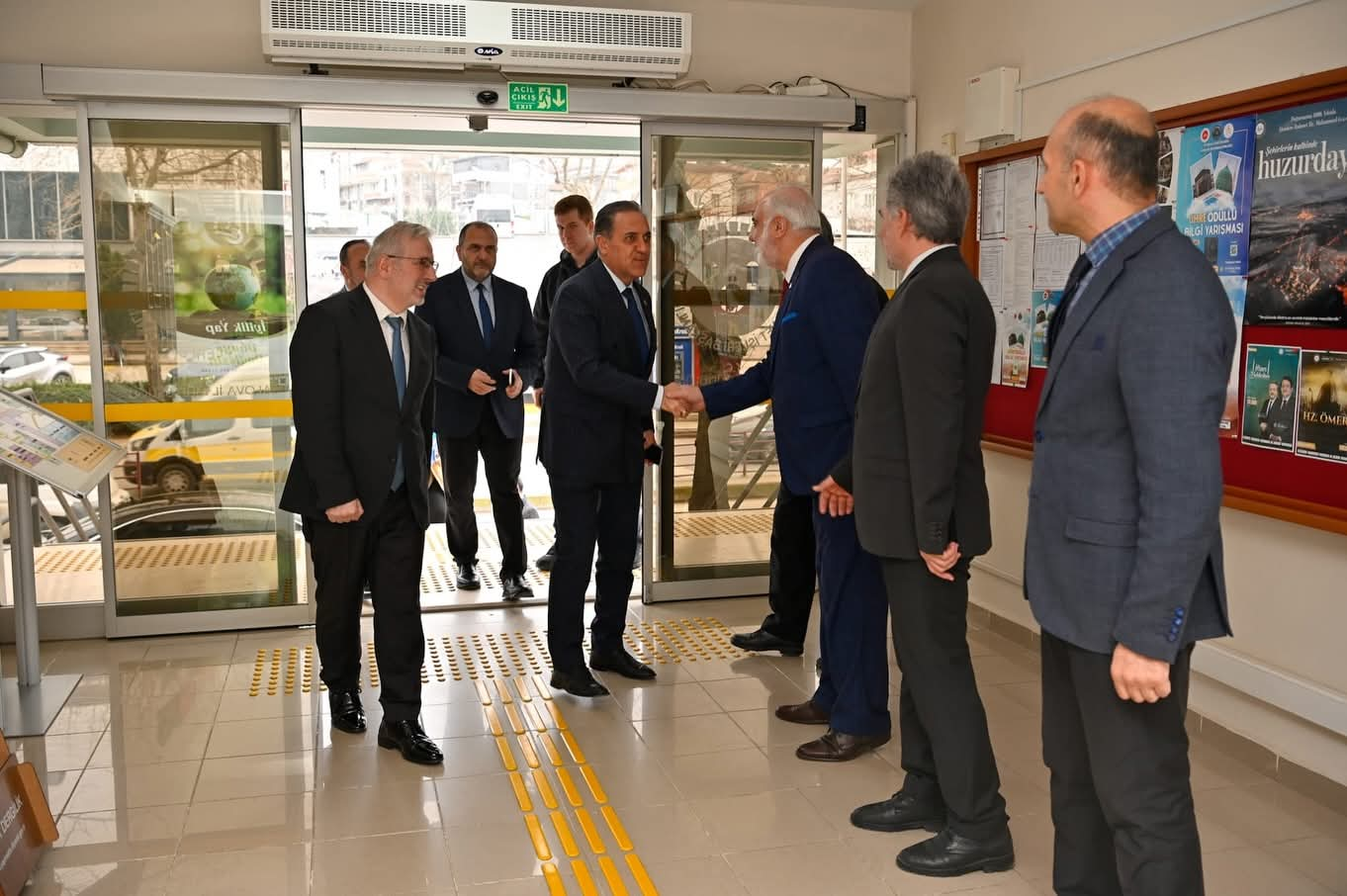 Yalova Valisi Usta’dan İl Müftülüğü’ne İade-i Ziyaret: Hizmet Kapasitesi Masaya Yatırıldı 4 Yalova Valisi Usta’dan İl Müftülüğü’ne İade-i Ziyaret: Hizmet Kapasitesi Masaya Yatırıldı