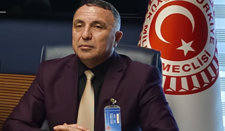 Ayhan Polat: “Belediye Meclisi Duyuruları Yerel Basın Üzerinden Yapılmalı”
