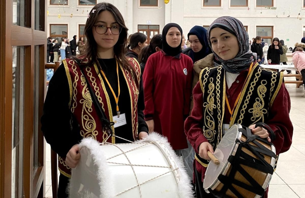 Zehra Ekşinozlugil Anadolu İmam Hatip Lisesi’nde Geleneksel Zeka İftarı Coşkusu