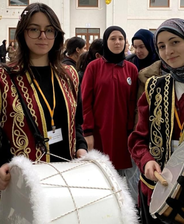 Zehra Ekşinozlugil Anadolu İmam Hatip Lisesi’nde Geleneksel Zeka İftarı Coşkusu