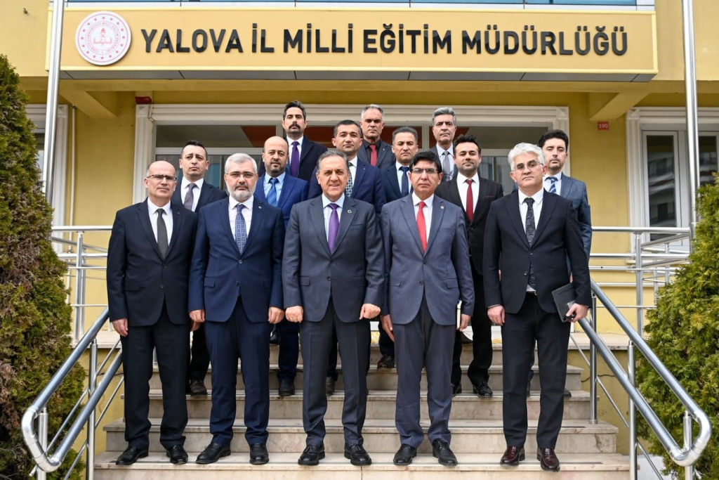 Yalova Valisi Dr. Ahmet Hamdi Usta’dan İl Millî Eğitim Müdürlüğü’ne Ziyaret