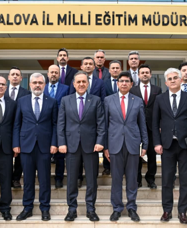 Yalova Valisi Dr. Ahmet Hamdi Usta’dan İl Millî Eğitim Müdürlüğü’ne Ziyaret