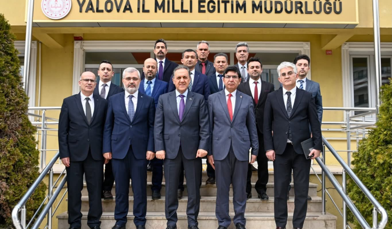 Yalova Valisi Dr. Ahmet Hamdi Usta’dan İl Millî Eğitim Müdürlüğü’ne Ziyaret 1 Yalova Valisi Dr. Ahmet Hamdi Usta’dan İl Millî Eğitim Müdürlüğü’ne Ziyaret