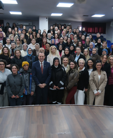 BAŞKAN YELE KADIN ÇALIŞANLARININ GÜNÜNÜ KUTLADI