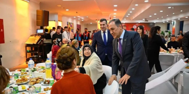 Yalova Valisi Ahmet Hamdi Usta, Çocuklar ve Aileleriyle İftar Sofrasında Buluştu