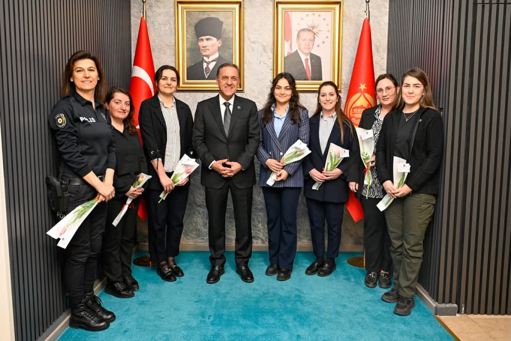 Yalova Valisi Usta’dan Kadın Personele 8 Mart Ziyareti