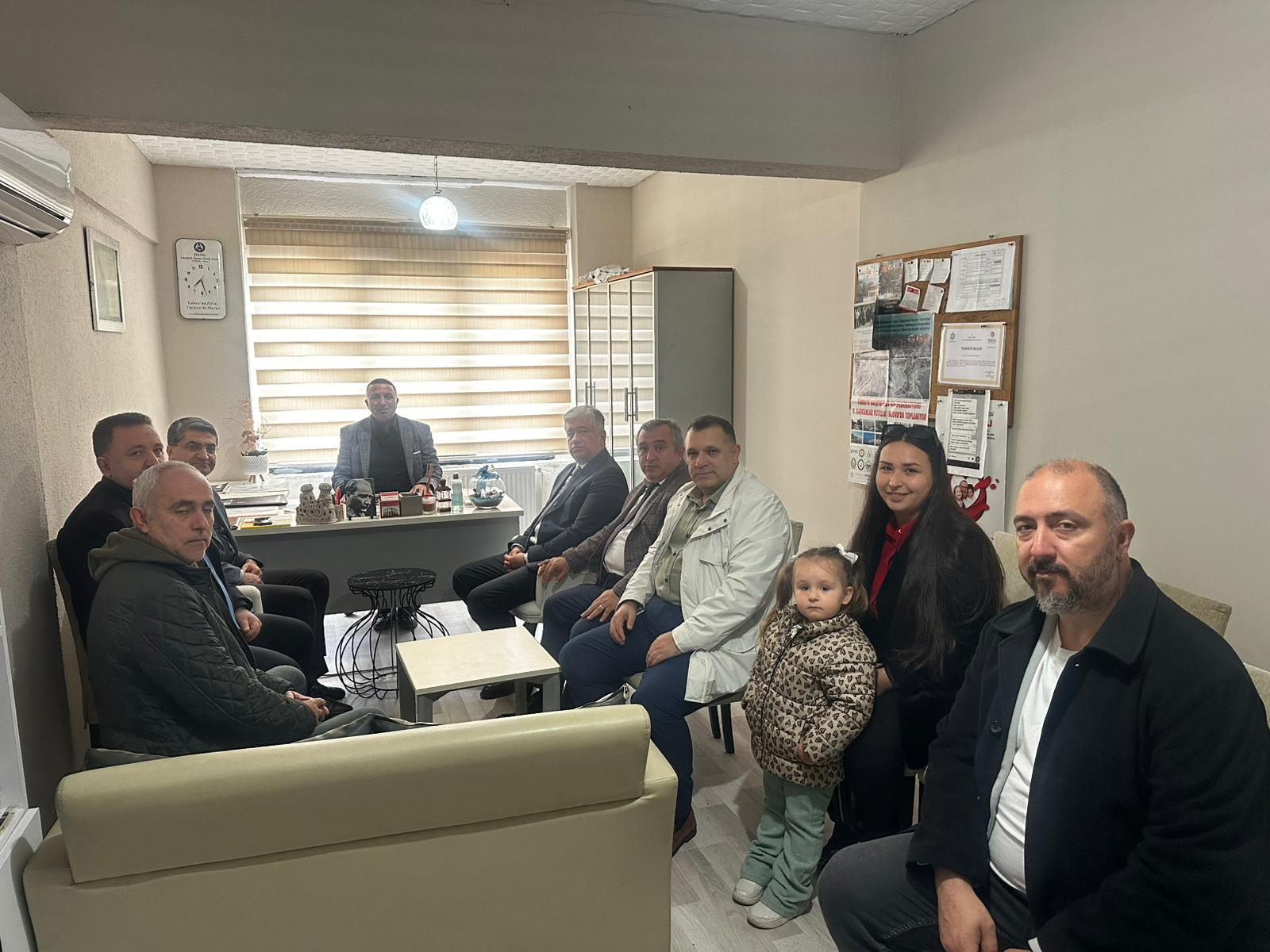 Yerel Basın Alarm Veriyor: Polat, DEVA Heyetine Sorunları Anlattı 4 Yerel Basın Alarm Veriyor: Polat, DEVA Heyetine Sorunları Anlattı