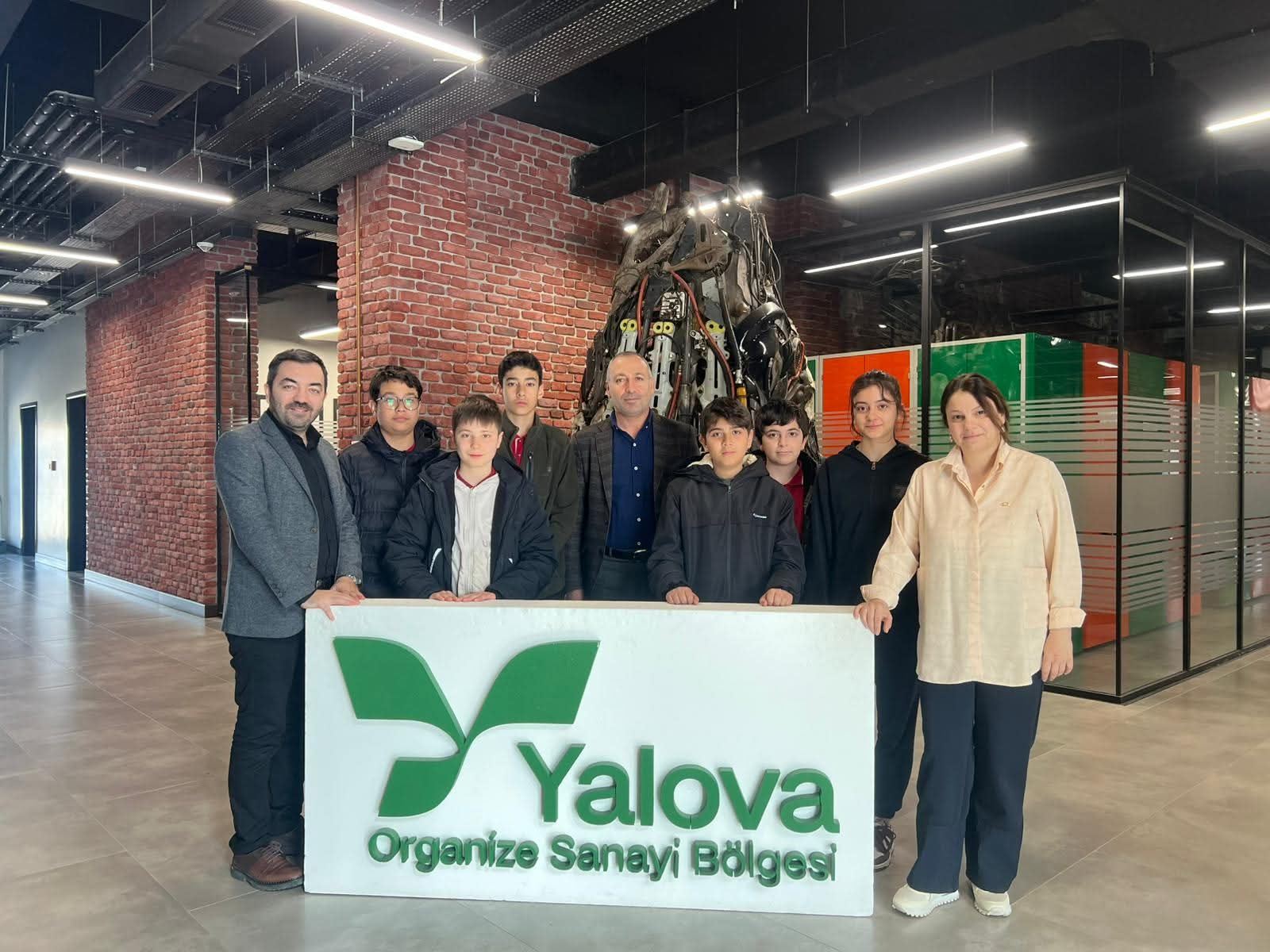 Sanayiyle Tanışma Zamanı: Öğrenciler Yalova Makine İhtisas OSB’de Üretimi Yerinde Gördü