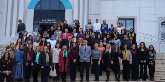 Üniversitede 8 Mart Dünya Kadınlar Günü Buluşması: Kadınların Katkıları Vurgulandı