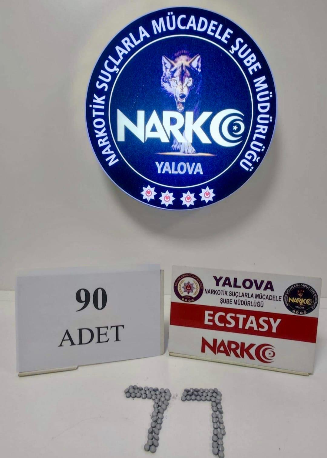 YALOVA’DA NARKOTİK OPERASYONU: 6 ŞAHIS YAKALANDI, 1 KİŞİ TUTUKLANDI 4 YALOVA’DA NARKOTİK OPERASYONU: 6 ŞAHIS YAKALANDI, 1 KİŞİ TUTUKLANDI