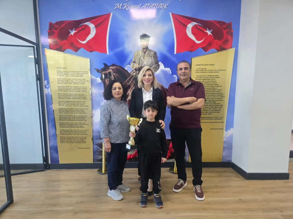 Yalova Uzmanlar Koleji’nden Satrançta Büyük Başarı: Mustafa Kerem İl Birincisi Oldu