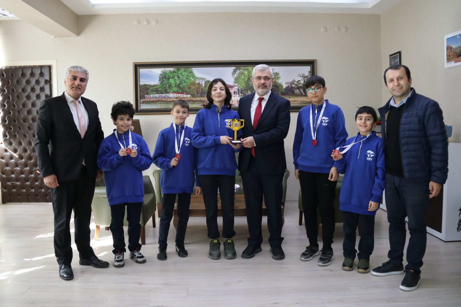 Yalovalı Öğrencilerden Büyük Başarı: TET Robot Takımı FLL Eskişehir Turnuvasında Birinci Oldu