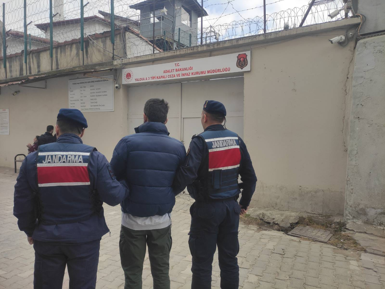 Yalova’da Hırsızlık Olaylarının Şüphelisi JASAT Operasyonuyla Yakalandı