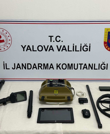 Altınova’da Kaçak Kazıya Suçüstü: Jandarma İki Şüpheliyi Yakaladı
