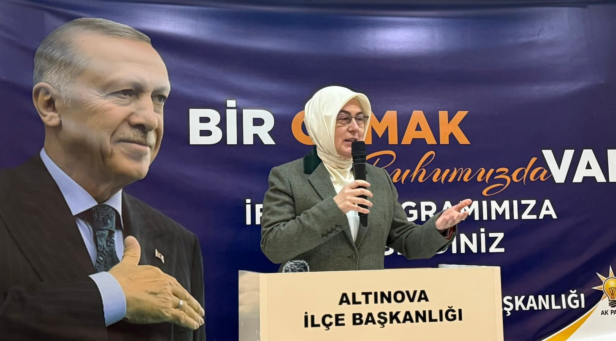 AK Parti Altınova Teşkilatı Geleneksel İftar Programında Buluştu