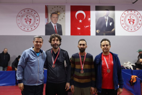 Yalova’da 14 Mart Tıp Bayramı’na Özel Masa Tenisi Turnuvası Tamamlandı